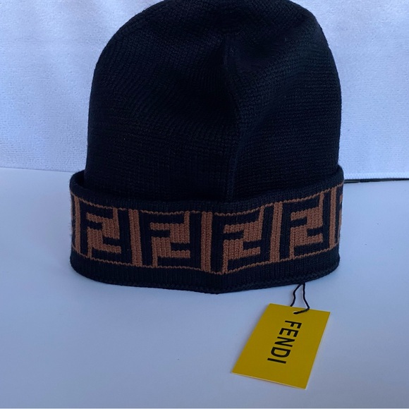 NWT Fendi Black & Brown Beanie - Picture 3 of 6